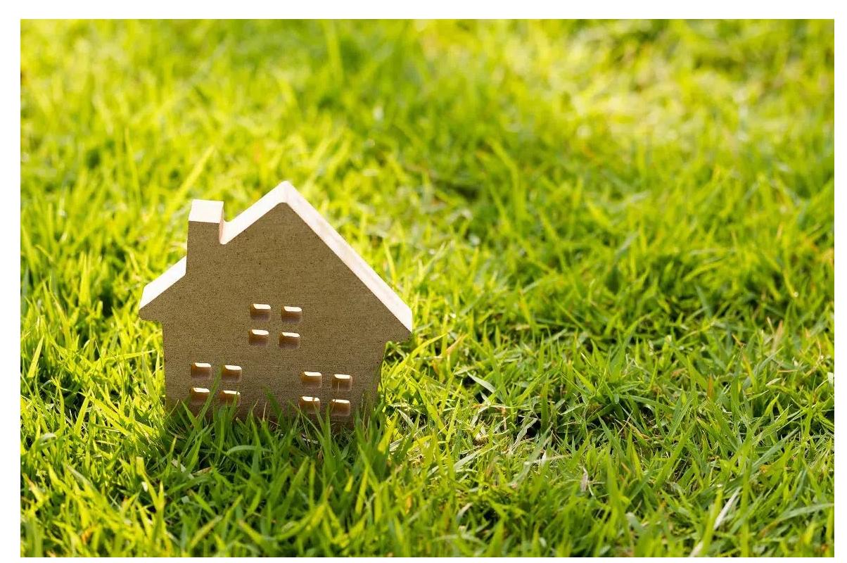 comment-bien-implanter-sa-maison-sur-un-terrain-a-batir