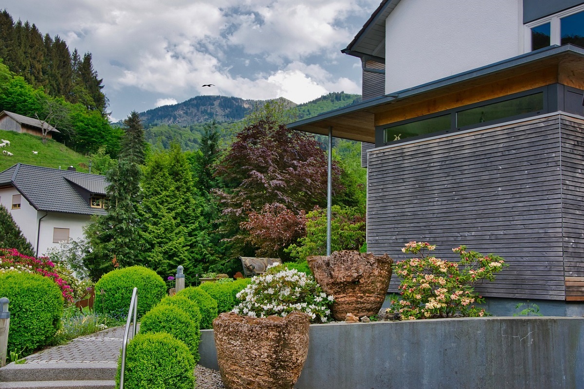 comment-savoir-qui-est-proprietaire-d-une-haie-ou-d-une-cloture