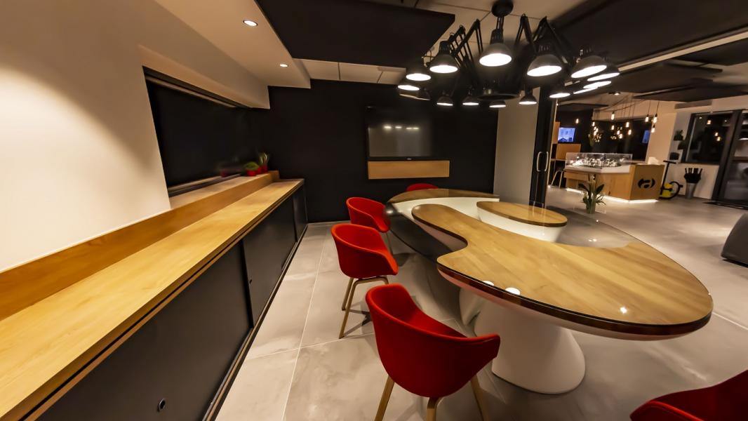 Espace Angelotti, Le Red Line, 85 Avenue Georges Frêche, 34170 Castelnau-le-Lez